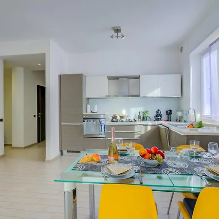 Center - Happy Apartment *