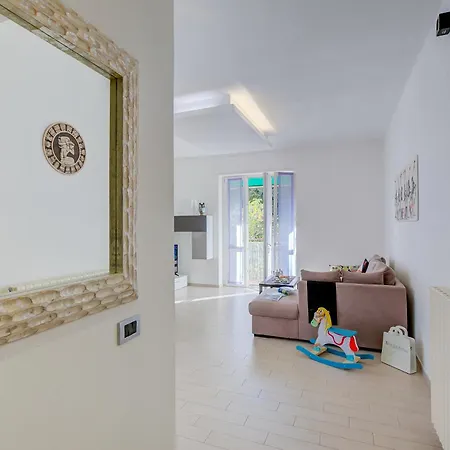 Apartment Apartment: 2br In Center - Happy Laveno-Mombello