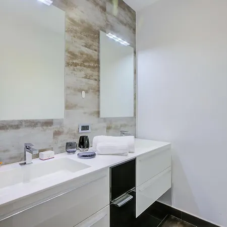 Apartment Apartment: 2br In Center - Happy Laveno-Mombello