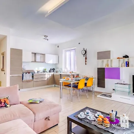 Apartment: 2br In Center - Happy *