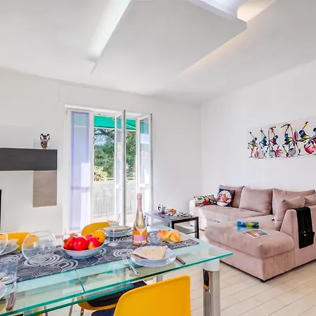 Apartment: 2br In Center - Happy Appartement *
