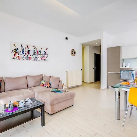 Apartment: 2br In Center - Happy Appartement Laveno-Mombello
