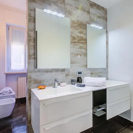 Apartment: 2br In Center - Happy * Laveno-Mombello