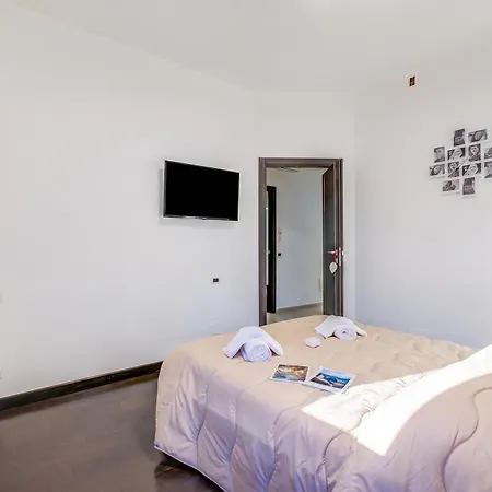 Apartment: 2br In Center - Happy *