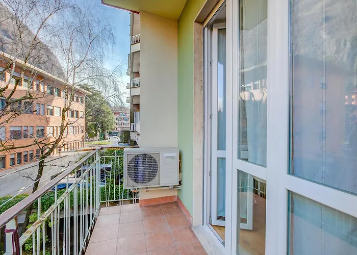 Apartment Center - Happy *