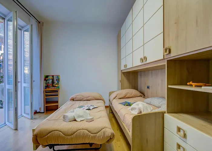 Center - Happy Laveno-Mombello