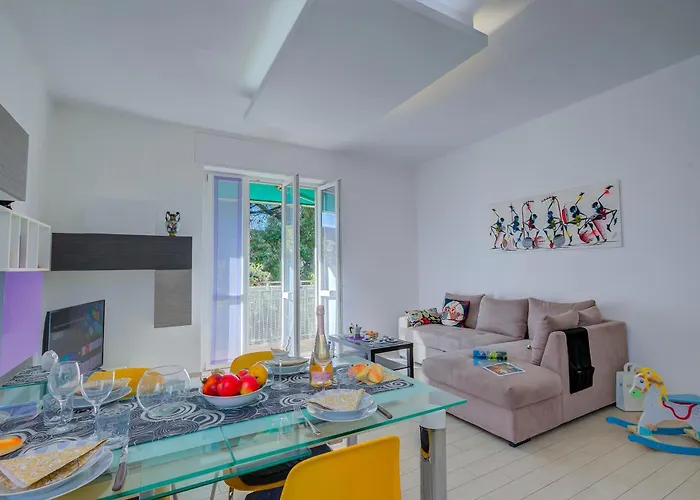 Center - Happy Apartment