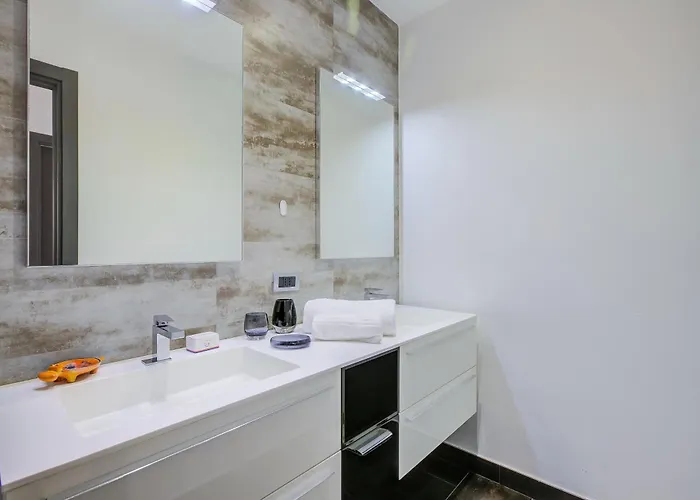 Apartment Center - Happy Laveno-Mombello