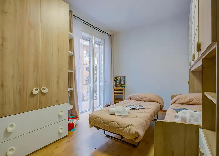 Center - Happy Apartment